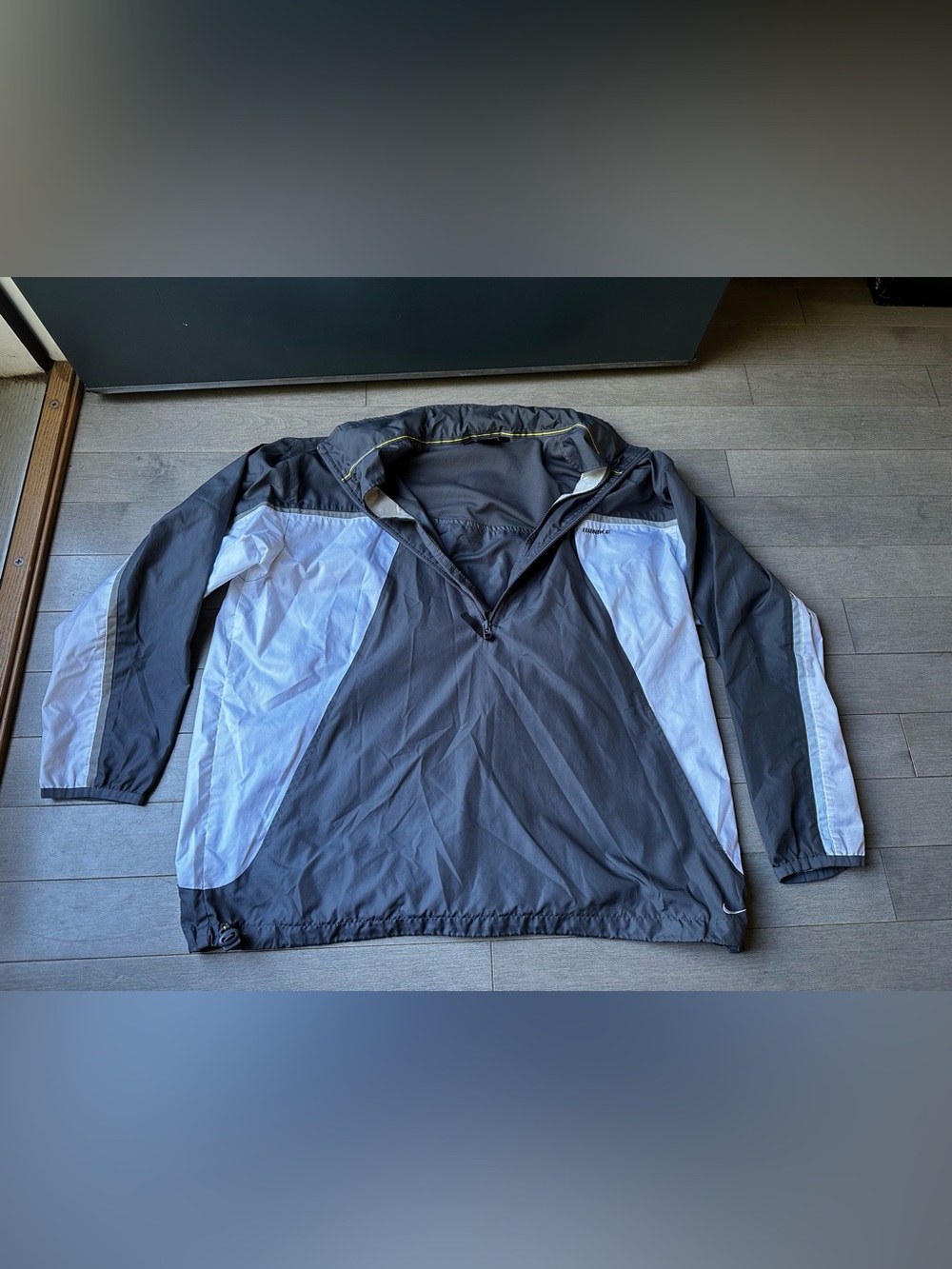 Men’s Nike Vintage Gray And White Windbreaker 1/4 Zip Hooded Jacket Pullover LG